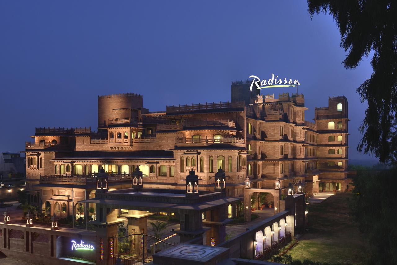 Отель Radisson Jodhpur Джодхпур Экстерьер фото